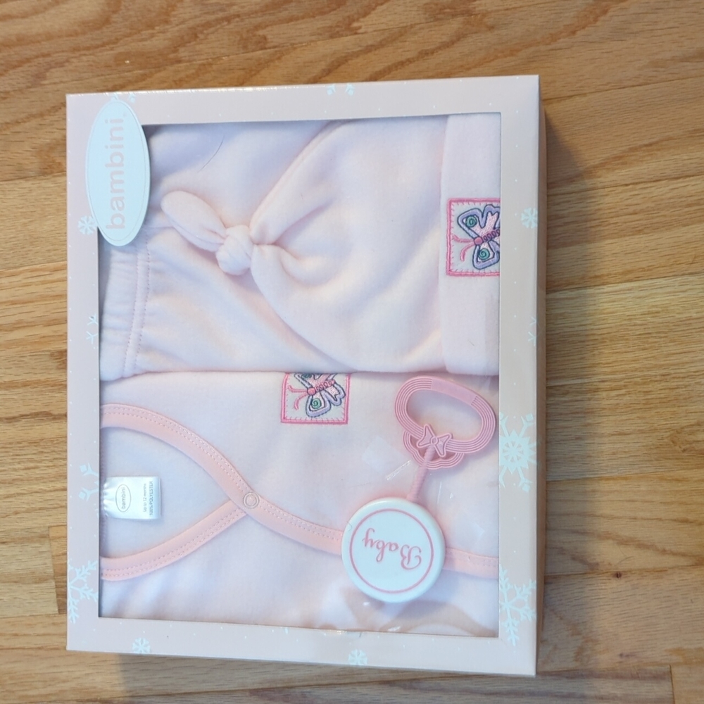 Baby pink gift set with rattle!